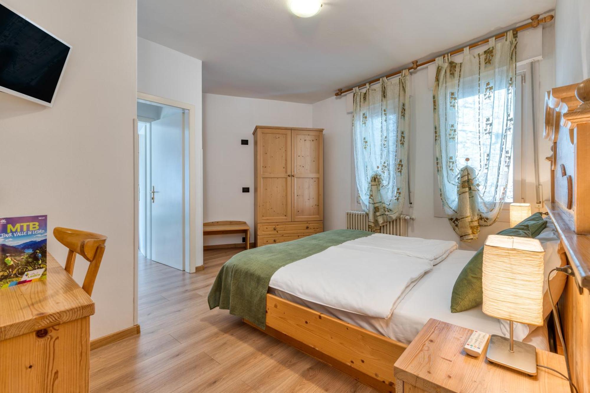 Albergo Alla Costa Bezzecca Extérieur photo